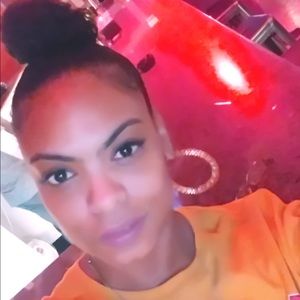 Meet your Posher, Donisha